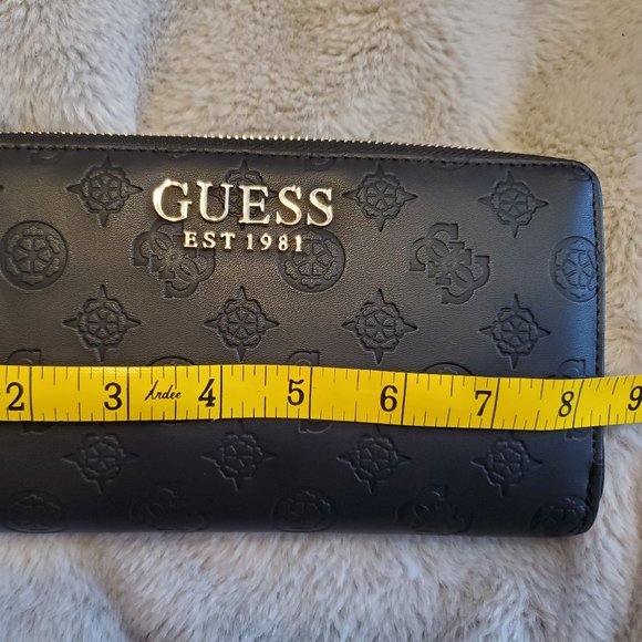 NWT Guess Wallet - Picture 4 of 6